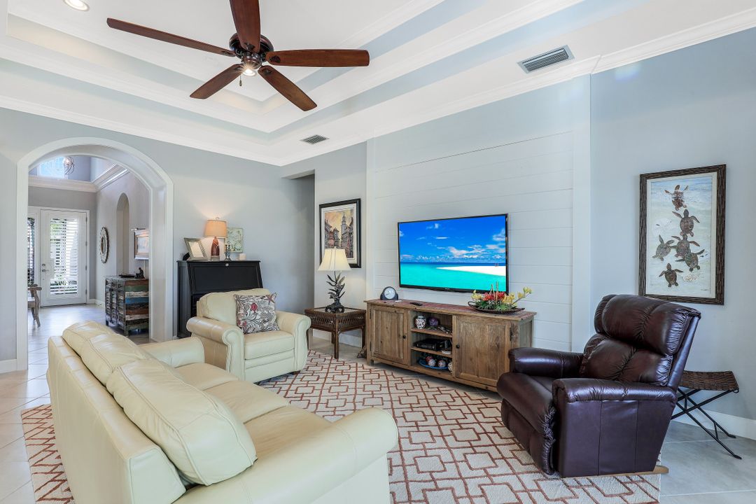 9096 Isla Bella Cir, Bonita Springs, FL 34135