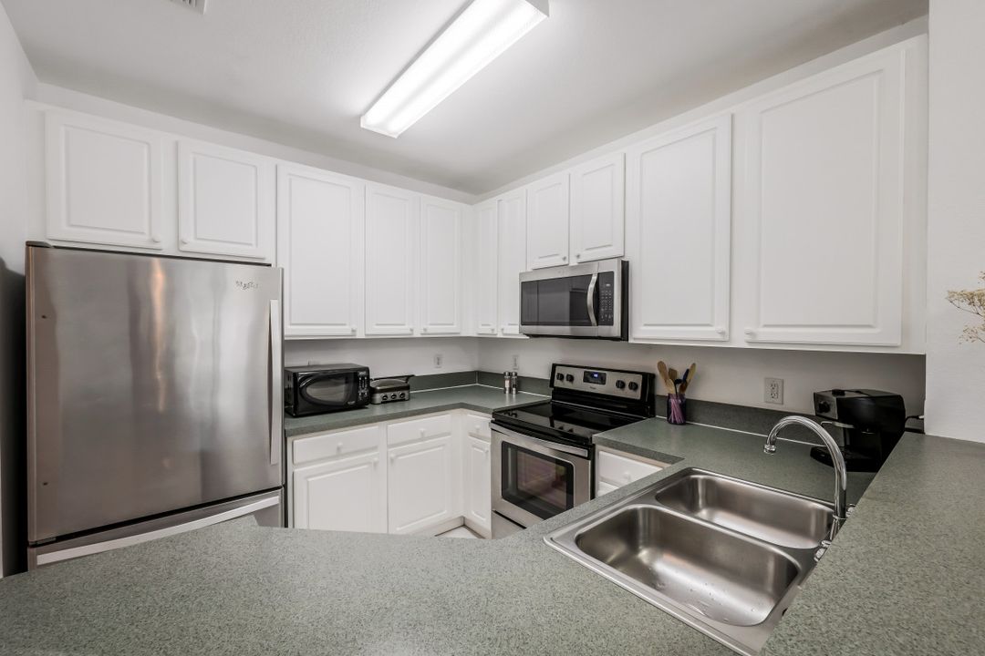 8200 Pacific Beach Dr, Fort Myers, FL 33966