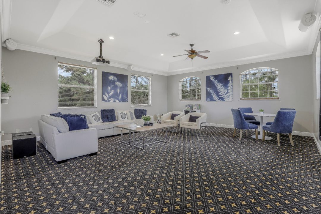 5645 Spanish Oaks Ln, Naples, FL 34119