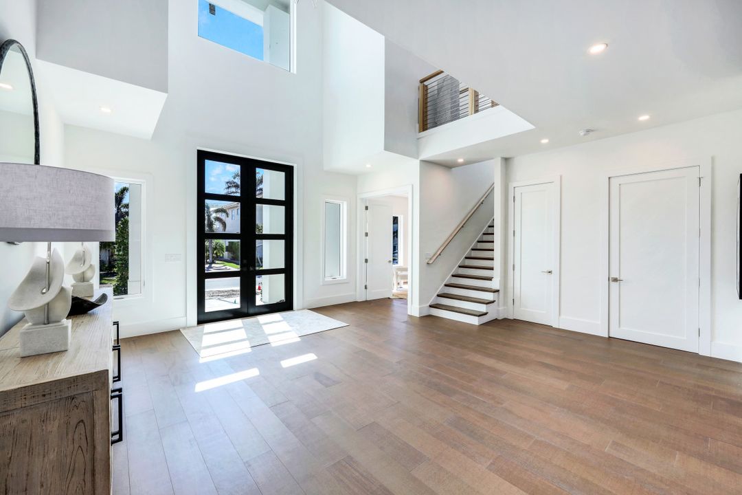 469 Germain Ave, Naples, FL 34108