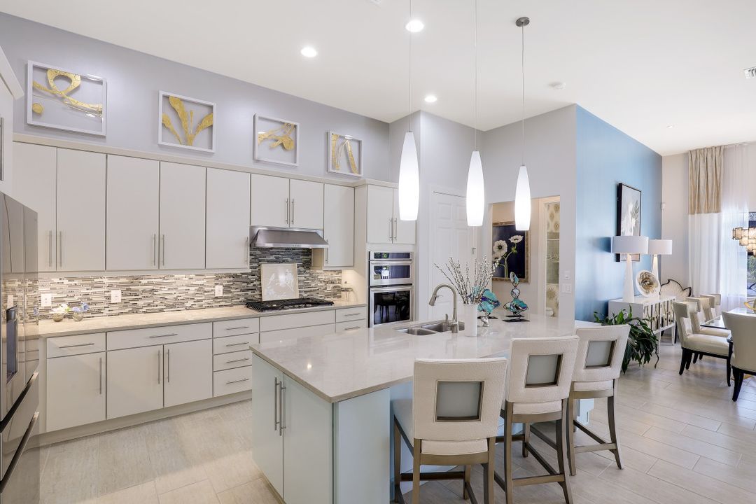 16284 Camden Lakes Cir, Naples, FL 34110