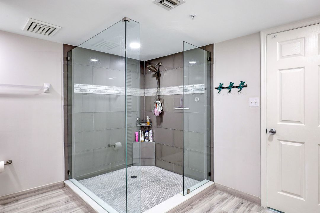 21 Bluebill Ave #603, Naples, FL 34108