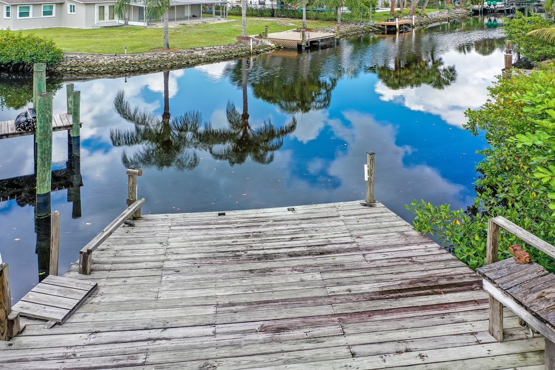 27313 Buccaneer Dr, Bonita Springs, FL 34135