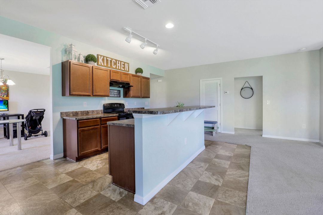 1708 NE Juanita Pl, Cape Coral, FL 33909