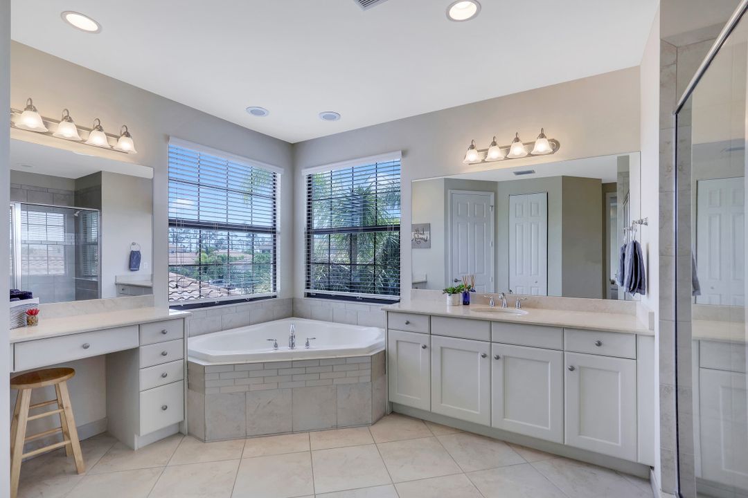 3054 Hudson Terrace, Naples, FL 34119