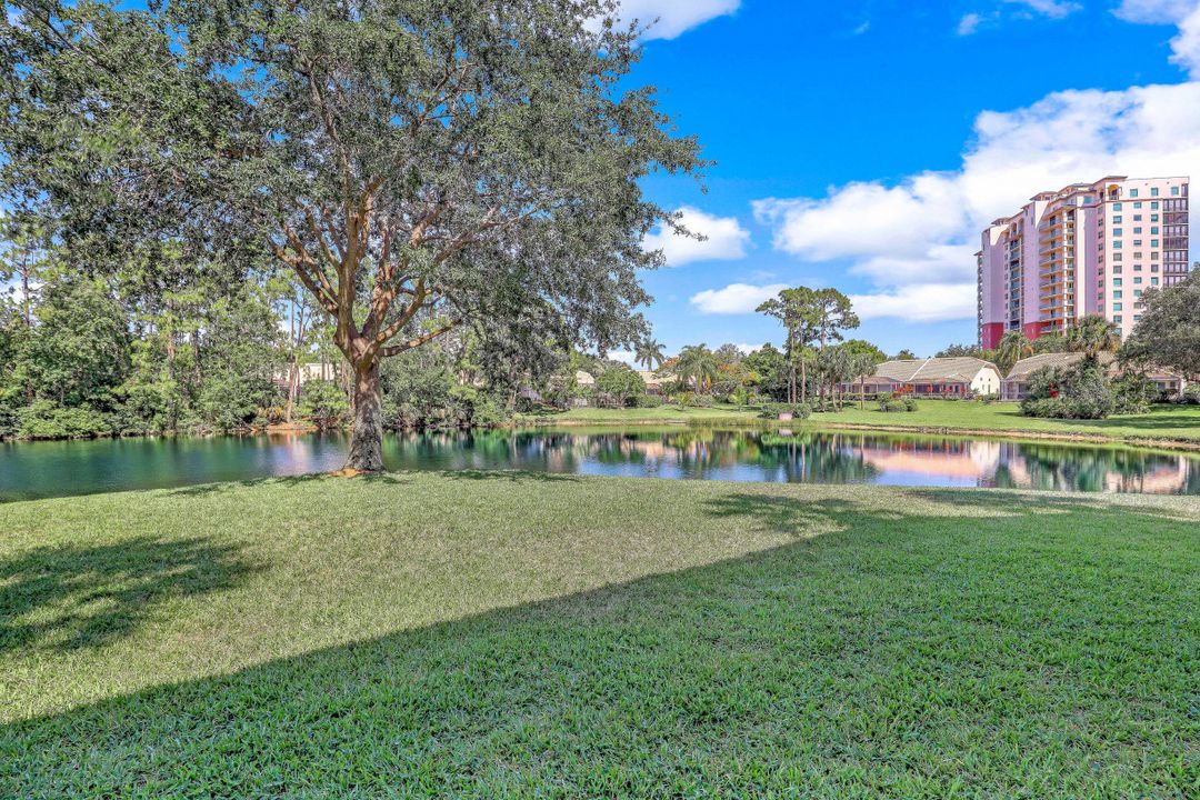 666 Wiggins Bay Dr #B-24, Naples, FL 34110