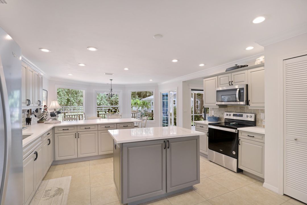 25063 Luci Dr, Bonita Springs, FL 34135