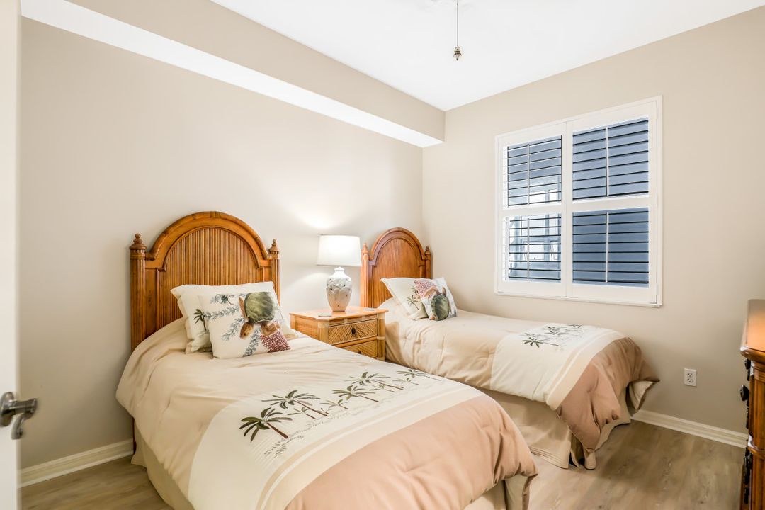 450 Launch Cir #402, Naples, FL 34108