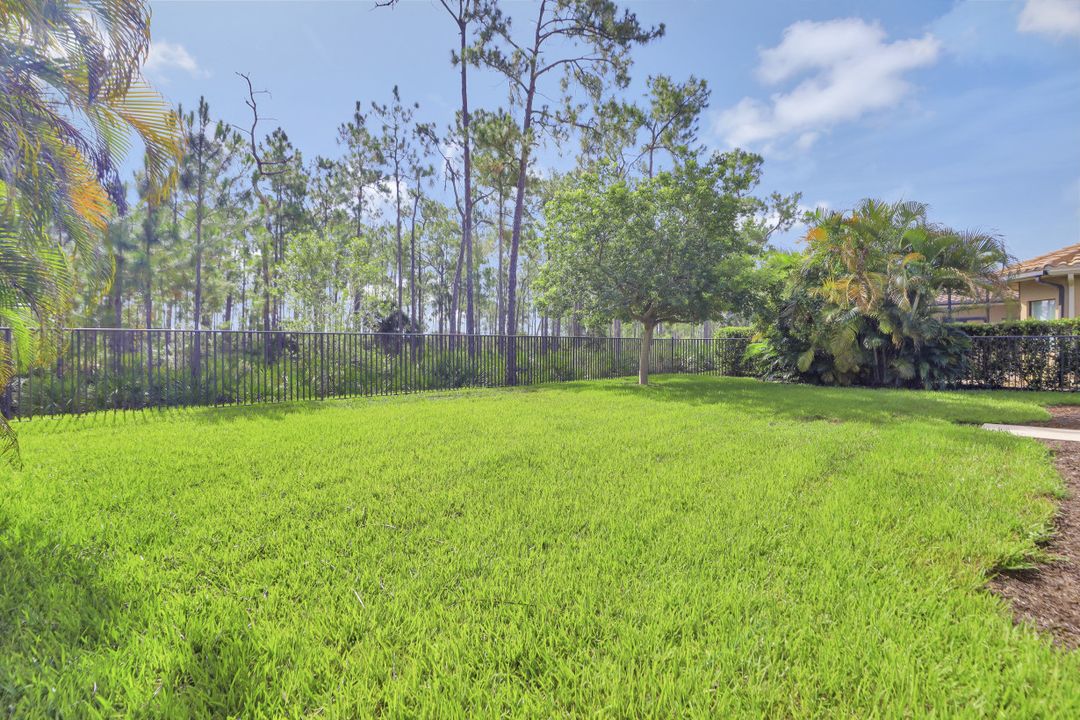 3896 Gibralter Dr, Naples, FL 34119
