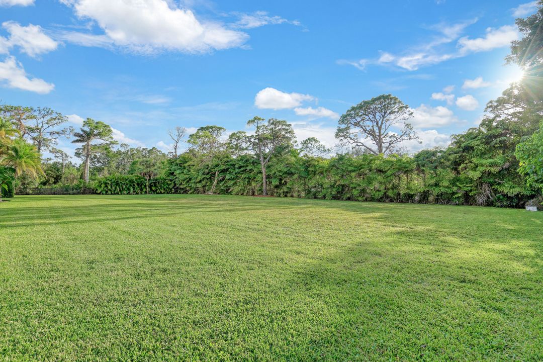 615 Carica Rd, Naples, FL 34108