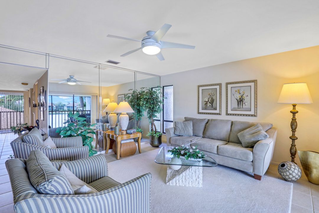 560 Retreat Dr #201, Naples, FL 34110