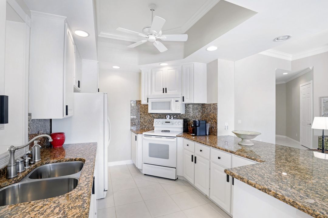 2888 Hatteras Way, Naples, FL 34119