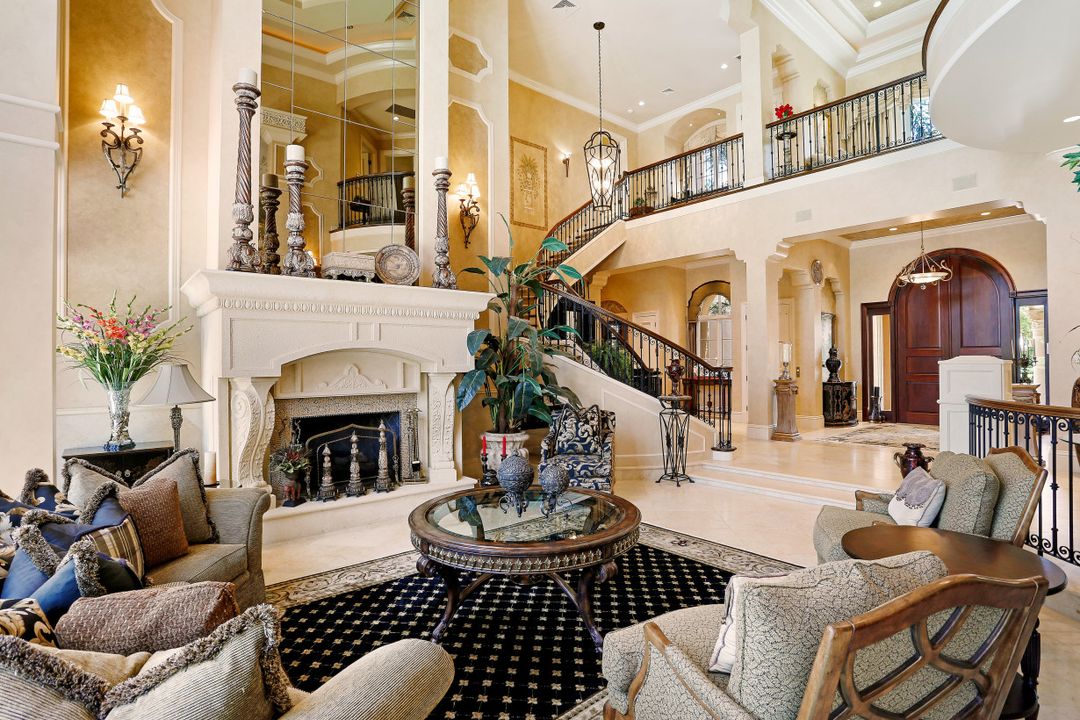 9779 Bent Grass Bend, Naples, FL 34108