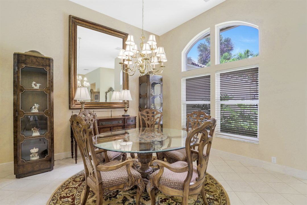 3950 Lakemont Dr, Bonita Springs, FL 34134