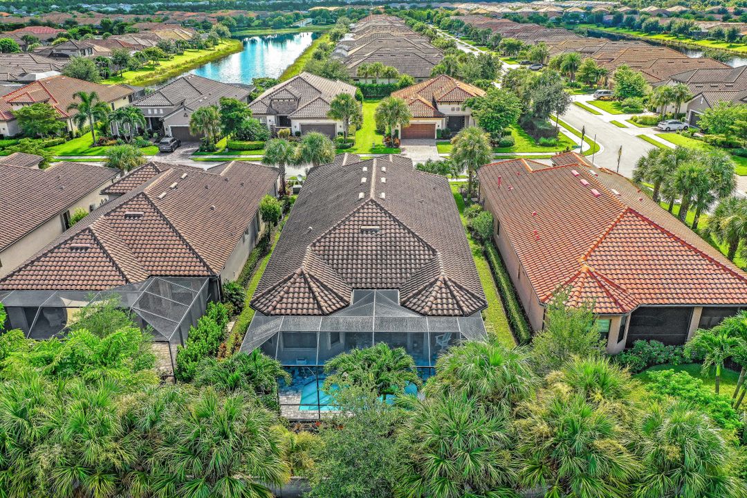 8447 Palacio Terrace W, Naples, FL 34114