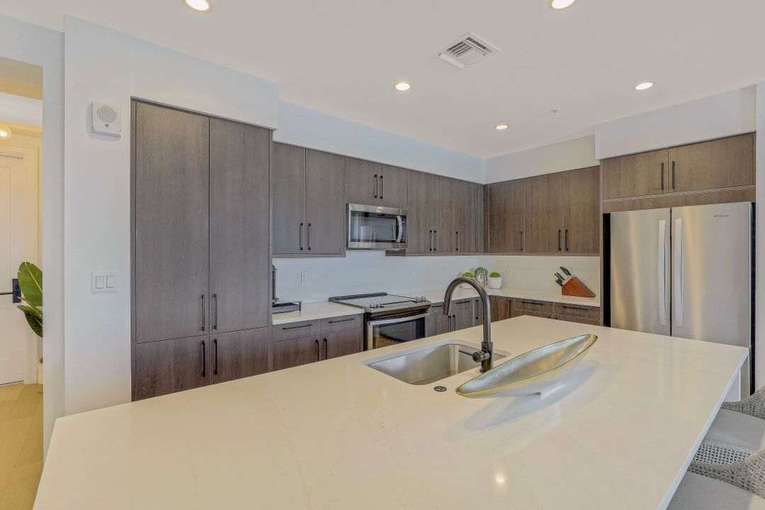 1111 Central Ave #402, Naples, FL 34102