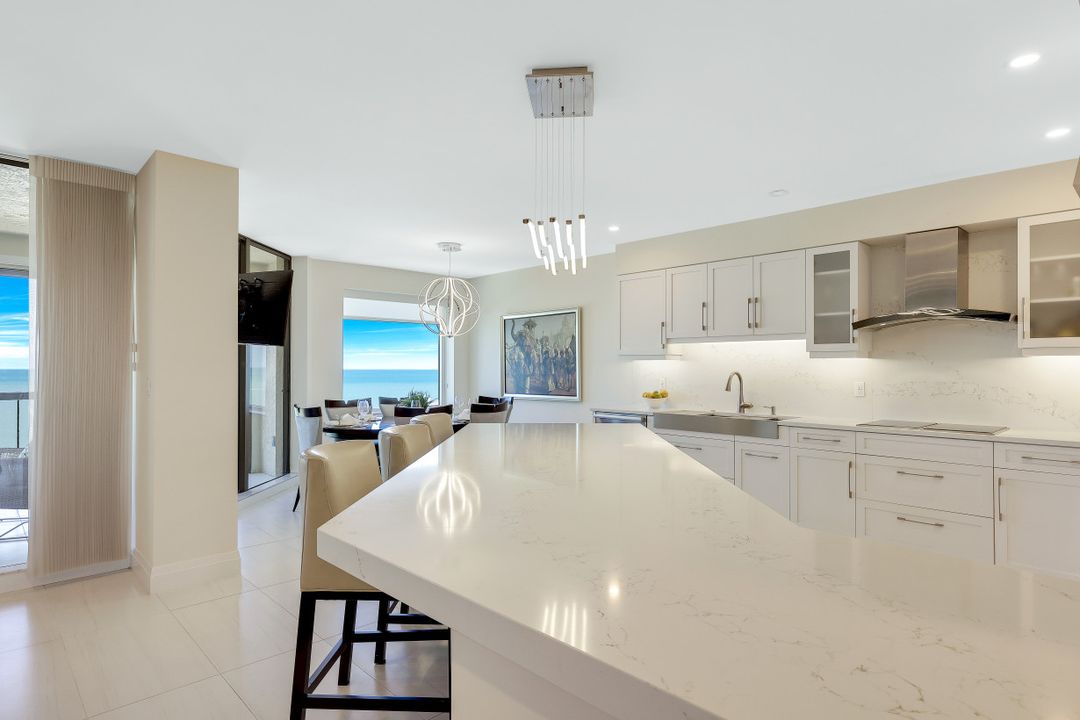 8171 Bay Colony Dr #1103, Naples, FL 34108