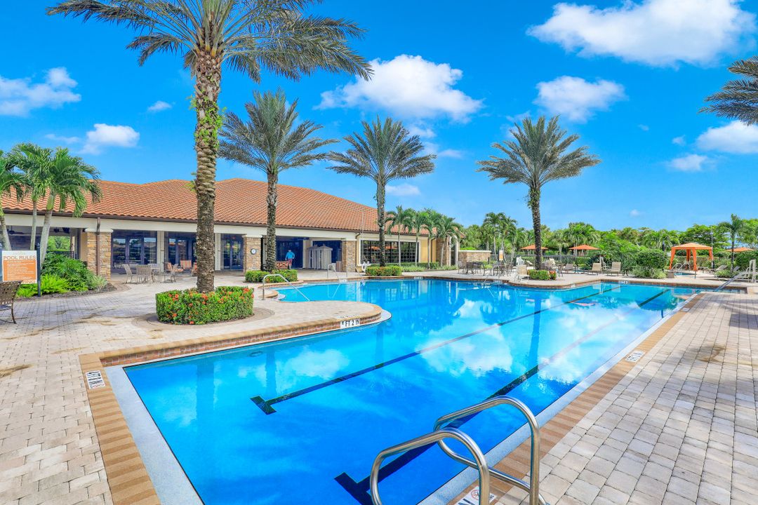 8199 Lucello Terrace N, Naples, FL 34114