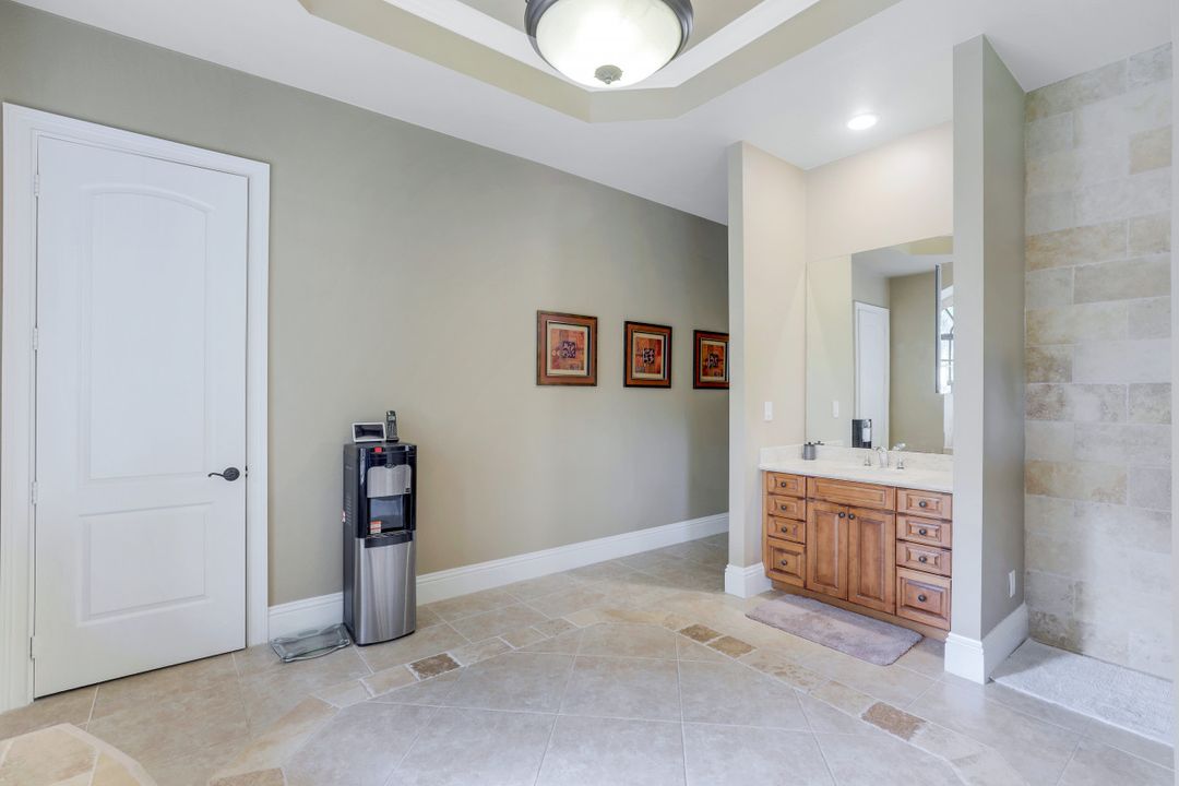 641 27th St SW, Naples, FL 34117