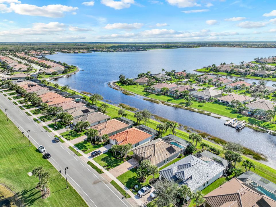 9447 Quarry Dr, Naples, FL 34120