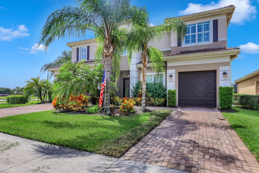 6558 Monterey Point, Naples, FL 34105