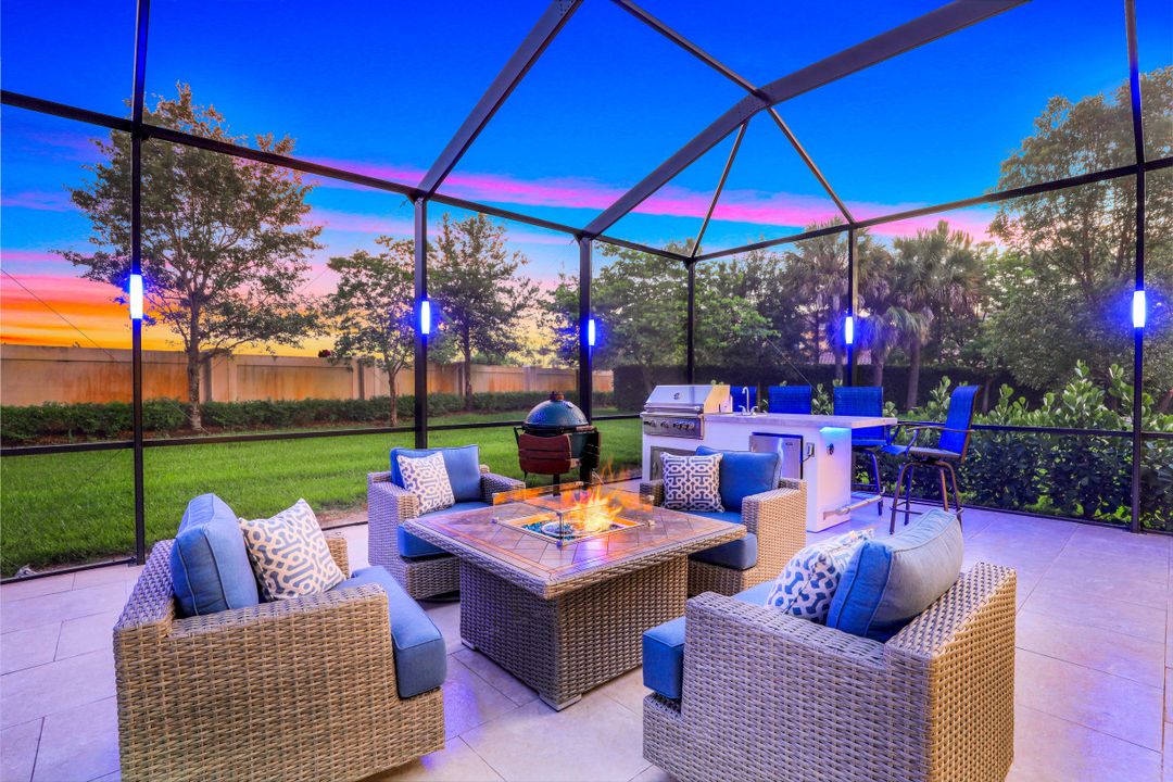 4167 Crescent Ct, Naples, FL 34119