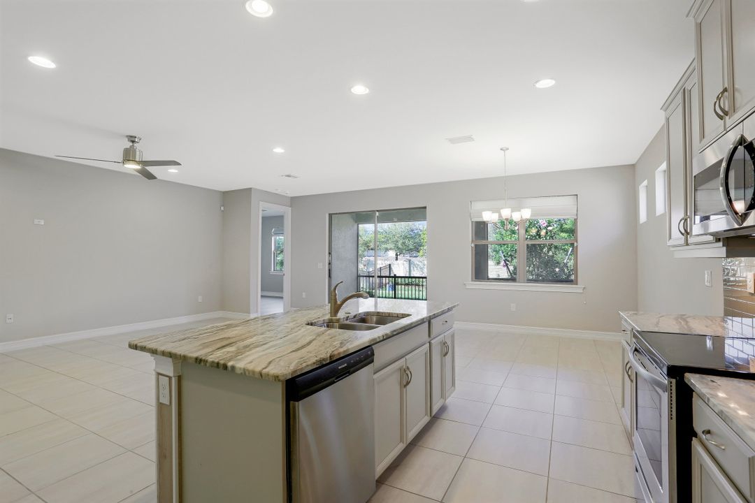 16387 Barclay Ct, Naples, FL 34110