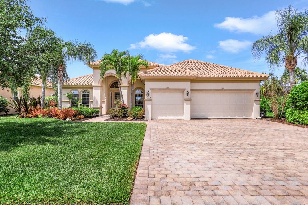 9746 Nickel Ridge Cir, Naples, FL 34120