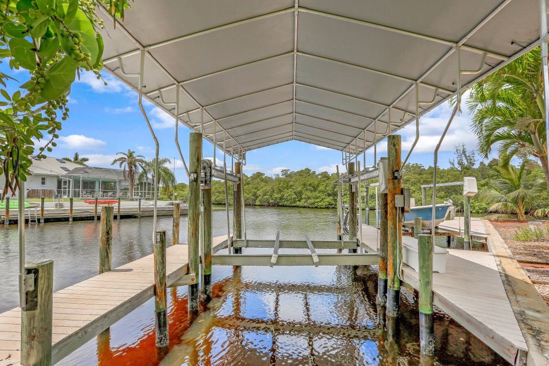 2825 Tern Ct, Saint James City, FL 33956