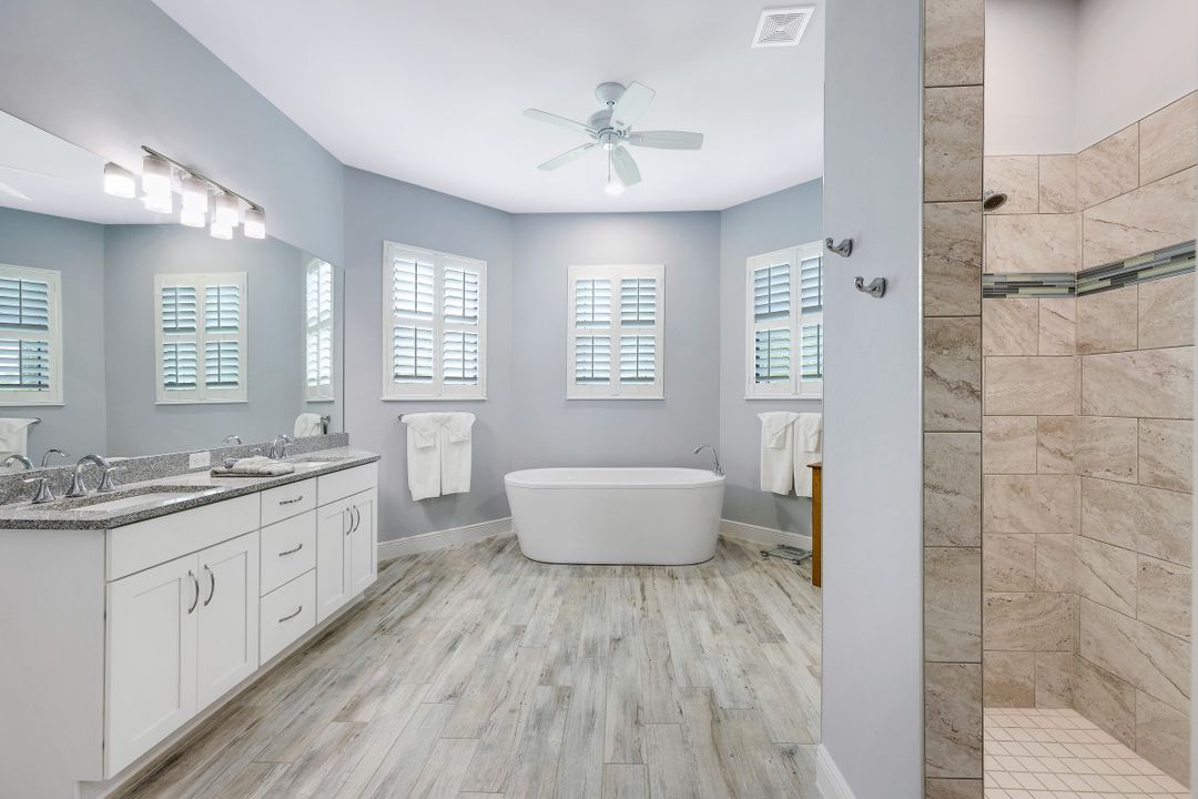 2103 SW 52nd St, Cape Coral, FL 33914