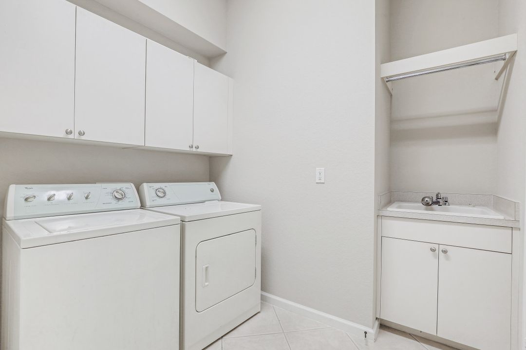 7826 Founders Cir, Naples, FL 34104