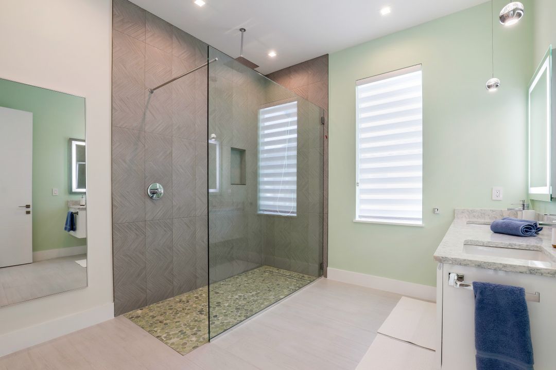 3824 Surfside Blvd, Cape Coral, FL 33914