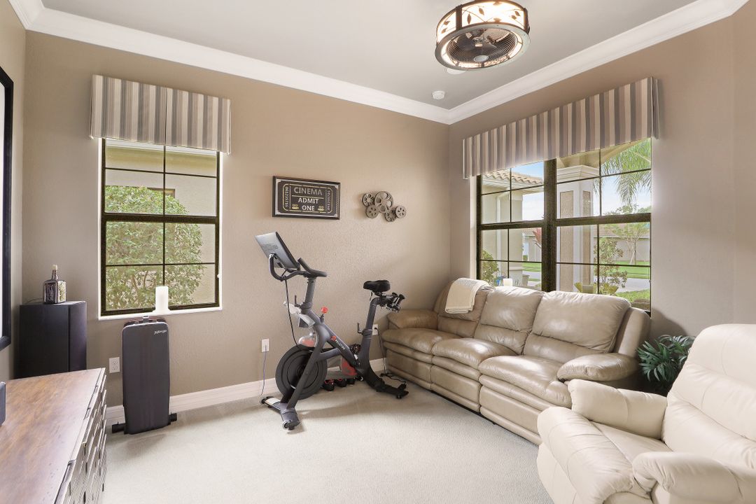 2832 Cinnamon Bay Cir, Naples, FL 34119