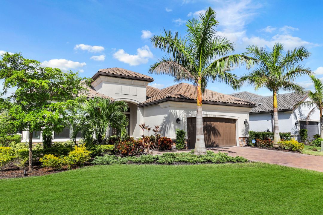 3227 Quilcene Ln, Naples, FL 34114