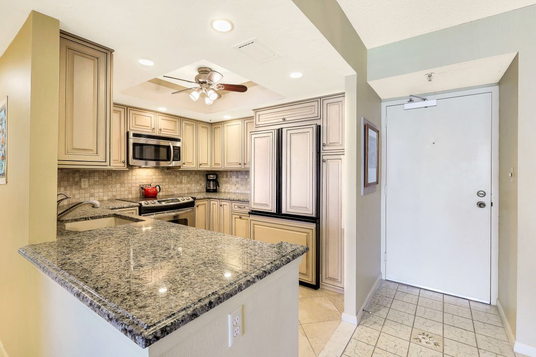 320 Seaview Ct #1210, Marco Island, FL 34145