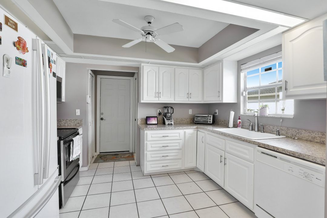 8365 Tahiti Rd, Fort Myers, FL 33967