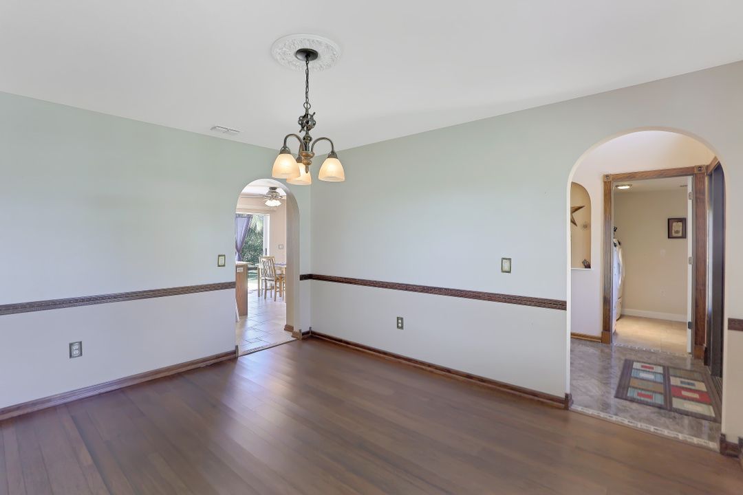 1220 NE 4th Pl, Cape Coral, FL 33909