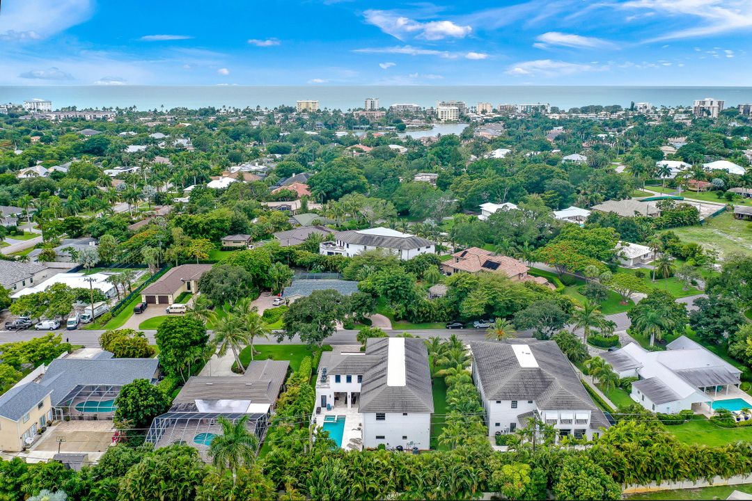 1824 Alamanda Dr, Naples, FL 34102