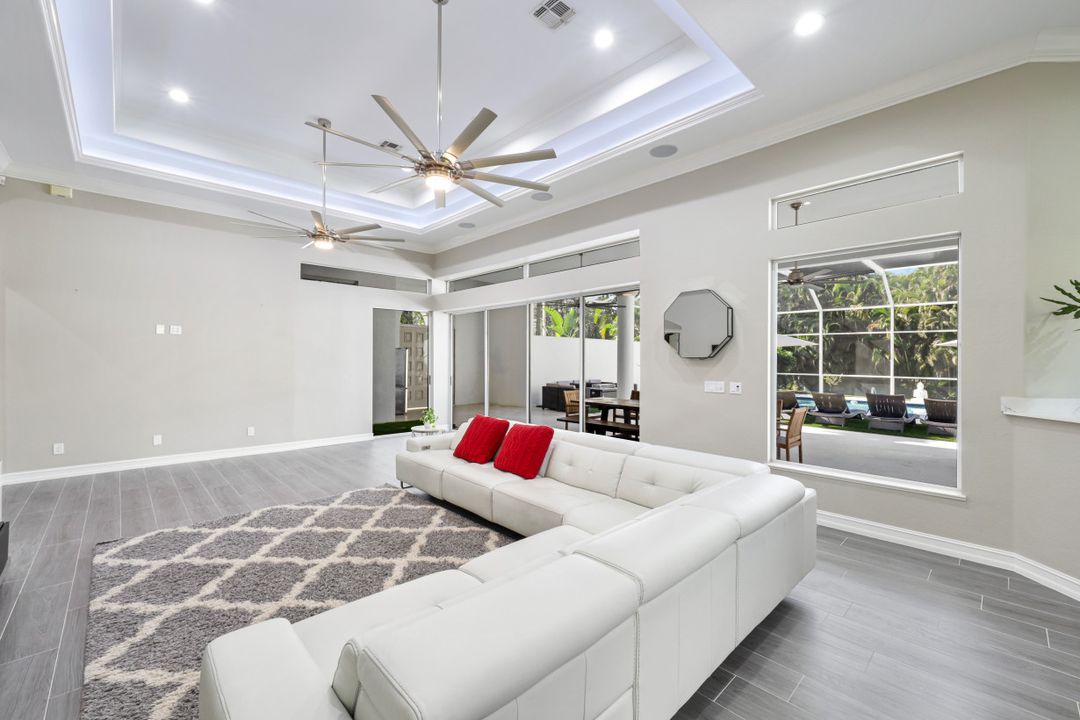 4055 1st Ave SW, Naples, FL 34119