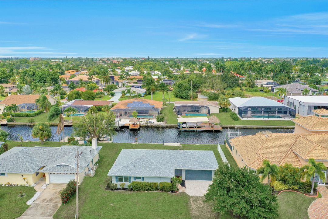 825 Lucerne Pkwy, Cape Coral, FL 33904