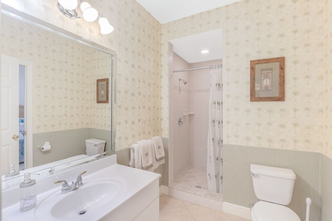 557 96th Ave N, Naples, FL 34108