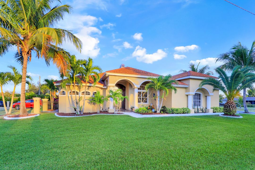 5667 Winkler Rd, Fort Myers, FL 33919