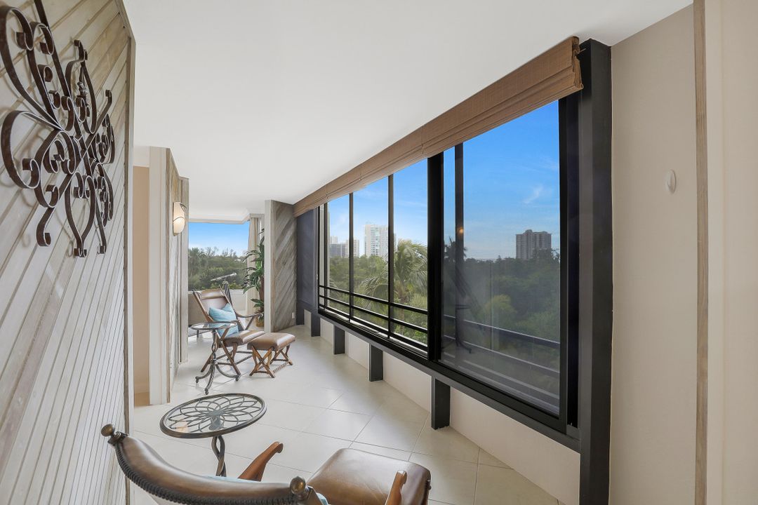 5555 Heron Point Dr #402, Naples, FL 34108