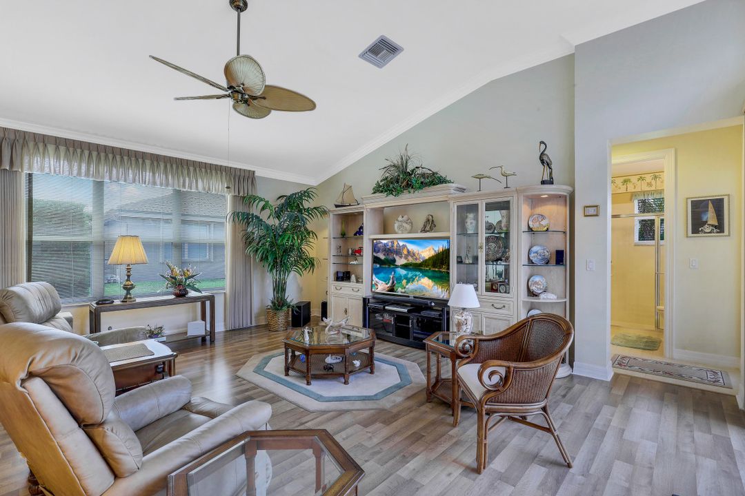 1427 King Sago Ct, Naples, FL 34119