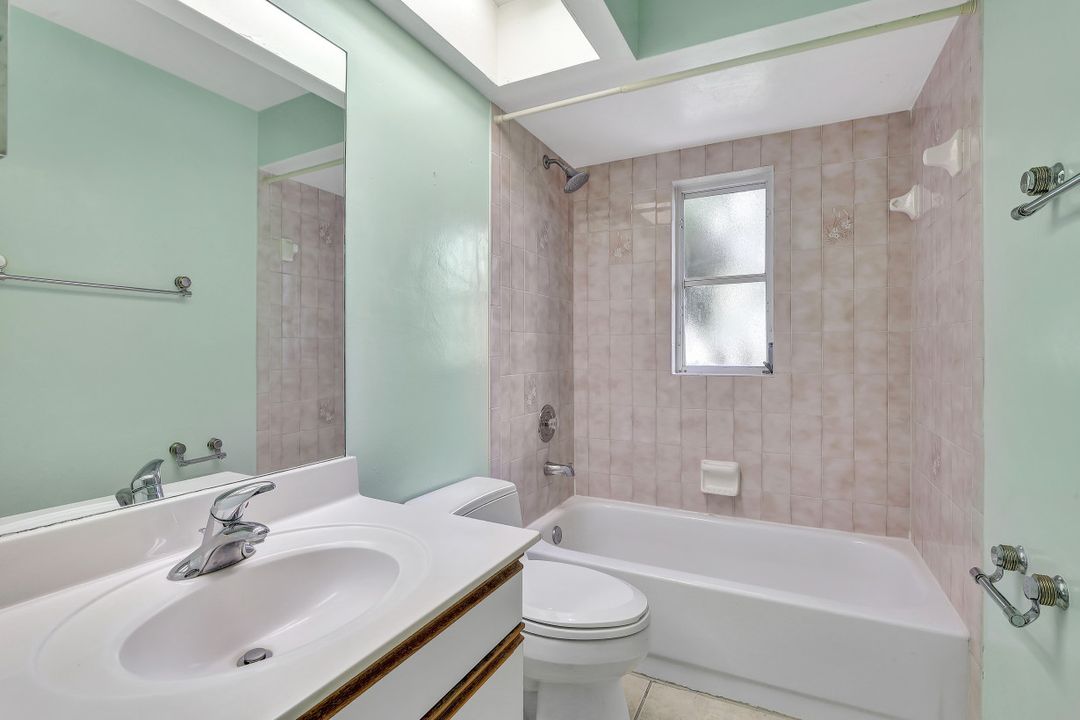 6581 Sable Ridge Ln, Naples, FL 34109