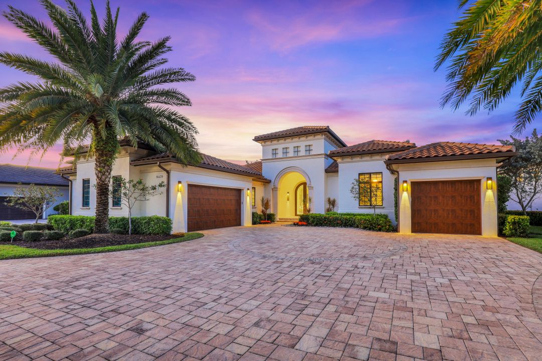 16439 Seneca Way, Naples, FL 34110