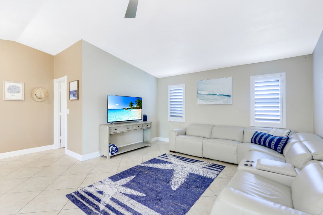 1847 Everest Pkwy, Cape Coral, FL 33904