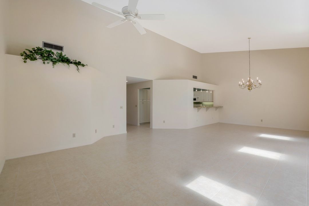 178 Cypress View Dr #C-34, Naples, FL 34113