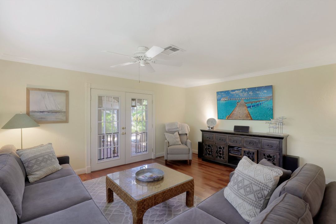 1154 Vernon Pl, Marco Island, FL 34145