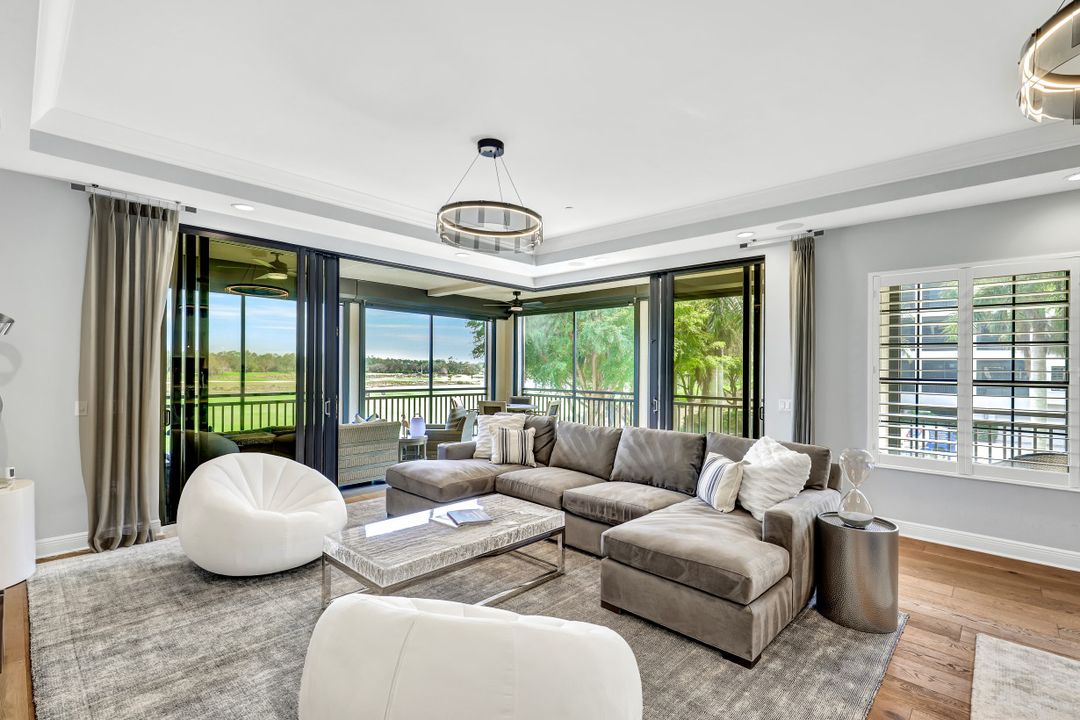 2538 Marquesa Royale Ln  #102, Naples, FL 34109